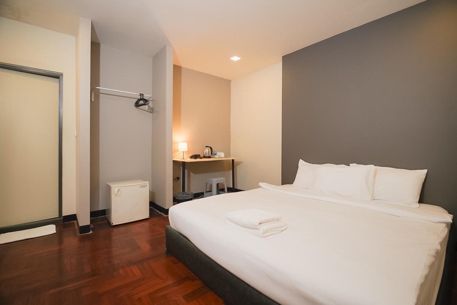 Go Inn Silom - Bts Saint Louis Bangkok Exteriör bild